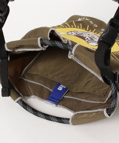 Ball&Chain（ボールアンドチェーン）の「[BALL&CHAIN/ボールアンドチェーン] D.CAT 刺繍デザインナイロンバッグ スモールサイズ（ショルダーバッグ・レディース・カーキ・S）」の20枚目の写真