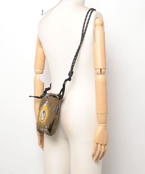 Ball&Chain（ボールアンドチェーン）の「[BALL&CHAIN/ボールアンドチェーン] D.CAT 刺繍デザインナイロンバッグ スモールサイズ（ショルダーバッグ・レディース・カーキ・S）」の22枚目の写真
