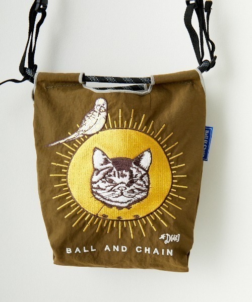 Ball&Chain（ボールアンドチェーン）の「[BALL&CHAIN/ボールアンドチェーン] D.CAT 刺繍デザインナイロンバッグ スモールサイズ（ショルダーバッグ・レディース・カーキ・S）」の14枚目の写真