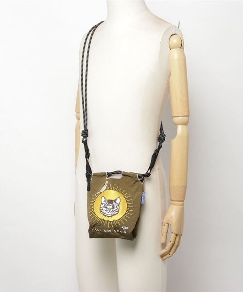 Ball&Chain（ボールアンドチェーン）の「[BALL&CHAIN/ボールアンドチェーン] D.CAT 刺繍デザインナイロンバッグ スモールサイズ（ショルダーバッグ・レディース・カーキ・S）」の17枚目の写真