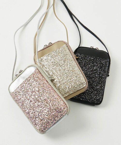 BEAUTY&YOUTH UNITED ARROWS（ビューティーアンドユースユナイテッドアローズ）の「レザー×グリッター ジップスリム ウォレットショルダー（財布・レディース・ゴールド/ブラック/その他1・FREE）」の4枚目の写真