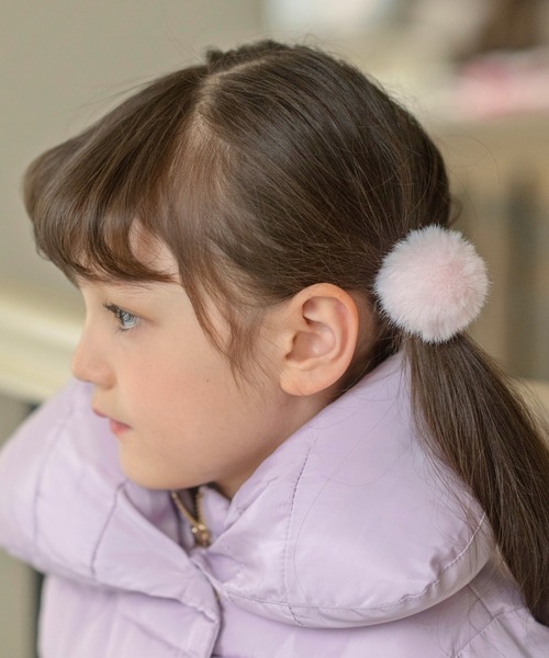 Catherine Cottage（キャサリンコテージ）の「ポンポンファーヘアゴム　2個セット（ヘアゴム・キッズ・ブラウン/ピンク/グレー/ブルー/オフホワイト/モーブ系/ライラック/ベージュ・FREE）」の16枚目の写真