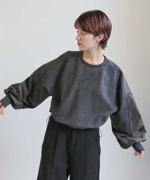 select MOCA（セレクトモカ）の「シャンブレー切替ショートスウェット（スウェット・レディース・アイボリー/グレイッシュベージュ/チャコール・FREE）」の3枚目の写真