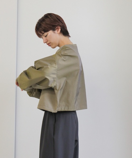 select MOCA（セレクトモカ）の「シャンブレー切替ショートスウェット（スウェット・レディース・アイボリー/グレイッシュベージュ/チャコール・FREE）」の17枚目の写真