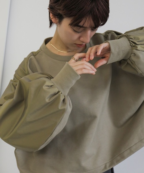 select MOCA（セレクトモカ）の「シャンブレー切替ショートスウェット（スウェット・レディース・アイボリー/グレイッシュベージュ/チャコール・FREE）」の19枚目の写真