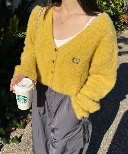 nemne store(ネンネストア)の「ワンポイント刺繍シャギーニットカーディガン(カーディガン/ボレロ・レディース・イエロー/ブラウン/ピンク/アイボリー/ブラック/ライトブルー・フリー)」の5枚目の写真