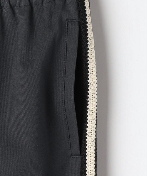 green label relaxing（グリーンレーベルリラクシング）の「【WEB限定】＜GLR or＞サイドライン トラック パンツ（その他パンツ・メンズ・ダークグレー/ブラック・S/M/L）」の11枚目の写真