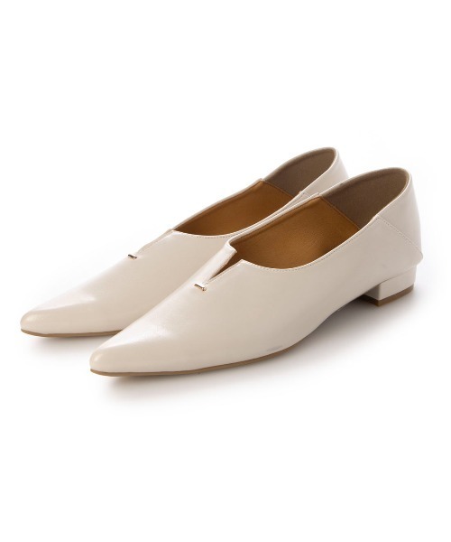 EVOL（イーボル）の「一部WEB限定カラー【EVOL】ソフトVカット2cmヒールパンプス IW5276（パンプス・レディース・ブラック/ピンクベージュ/アイボリー/シルバー・22.0cm/24.5cm/25.0cm/22.5cm/23.0cm/23.5cm/24.0cm）」の11枚目の写真