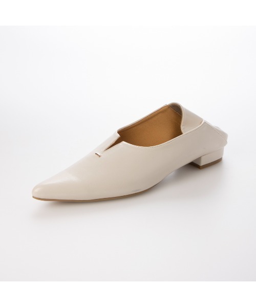 EVOL（イーボル）の「一部WEB限定カラー【EVOL】ソフトVカット2cmヒールパンプス IW5276（パンプス・レディース・ブラック/ピンクベージュ/アイボリー/シルバー・22.0cm/24.5cm/25.0cm/22.5cm/23.0cm/23.5cm/24.0cm）」の16枚目の写真