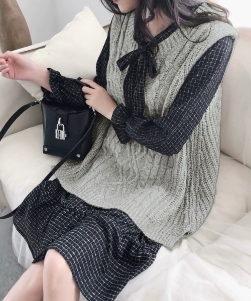LADY LIKE（レディライク）の「ミックス編みベスト付きワンピース２点セット（ワンピース・レディース・グレー/ブラウン/ベージュ/ブラック・M）」の9枚目の写真
