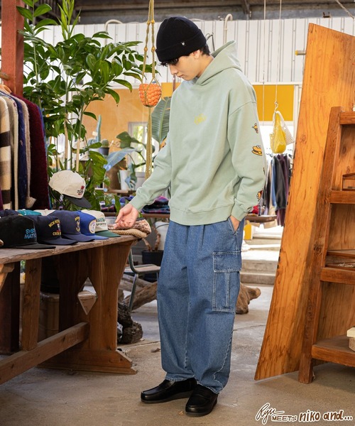 niko and...（ニコアンド）の「【Ryu Ambe】コラボフーディー（パーカー・メンズ・ライトグリーン/チャコール/オフホワイト・LARGE/MEDIUM）」の14枚目の写真