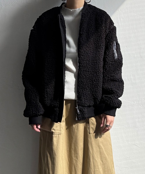 LBC（エルビーシー）の「オーバーサイズボアMA-1（ブルゾン・レディース・オフホワイト/ブラック・M）」の20枚目の写真