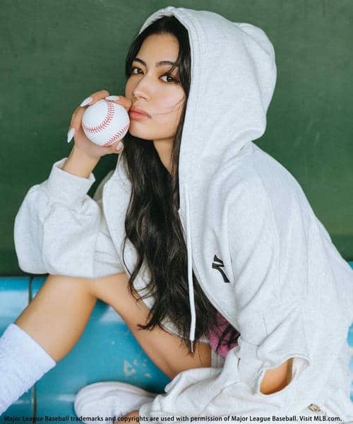 【MLB】ZIPロゴフーディーセットアップ ホワイト 専用出品 MLB】ZIPロゴフーディーセットアップ（ワンピース）｜BACK TO THE