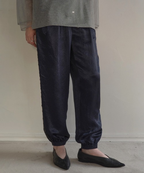 SIDE LINE SATIN PANTS（その他パンツ）｜MANOF（マノフ）の