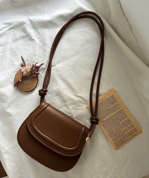 Cham.（チャム）の「ラウンドフラップミニポシェット（ショルダーバッグ・レディース・ホワイト/ブラック/ベージュ/ブラウン・F）」の9枚目の写真