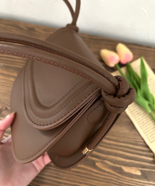 Cham.（チャム）の「ラウンドフラップミニポシェット（ショルダーバッグ・レディース・ホワイト/ブラック/ベージュ/ブラウン・F）」の11枚目の写真