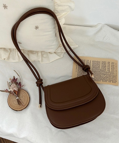 Cham.（チャム）の「ラウンドフラップミニポシェット（ショルダーバッグ・レディース・ホワイト/ブラック/ベージュ/ブラウン・F）」の10枚目の写真