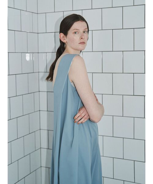 ELENDEEK（エレンディーク）の「バックオープンテントワンピース（ワンピース・レディース・ブラック/ライトブルー・01/02）」の7枚目の写真