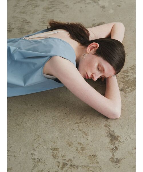 ELENDEEK（エレンディーク）の「バックオープンテントワンピース（ワンピース・レディース・ブラック/ライトブルー・01/02）」の9枚目の写真