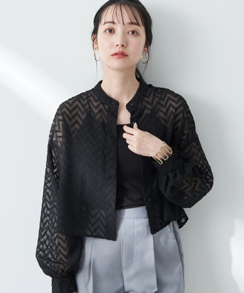 earth music&ecology（アースミュージックアンドエコロジー）の「ギザギザショートシャツ（シャツ/ブラウス・レディース・ブラック/オフホワイト/ブルー・FREE）」の3枚目の写真