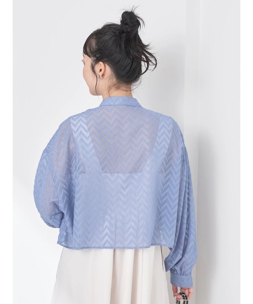 earth music&ecology（アースミュージックアンドエコロジー）の「ギザギザショートシャツ（シャツ/ブラウス・レディース・ブラック/オフホワイト/ブルー・FREE）」の6枚目の写真