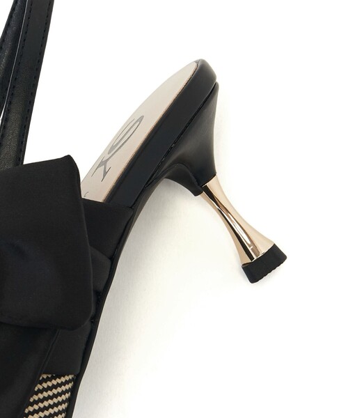 SY UNITED ARROWS（シーユナイテッドアローズ）の「＜SY＞メタルヒールリボンバックベルト パンプス60●（パンプス・レディース・ブラック/ゴールド/その他1/シルバー・22cm/22.5cm/23cm/23.5cm/24cm/24.5cm）」の7枚目の写真