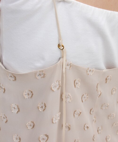 NOLLEY’S Sophi(ノーリーズソフィ)の「ドットラメジャガードキャミワンピース(ワンピース・レディース・ブラック系その他3/ベージュ系その他3・38)」の5枚目の写真