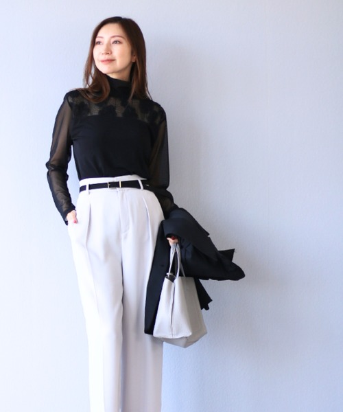 Vieo（ヴィオ）の「チュール花を添えるシアートップス（Tシャツ/カットソー・レディース・ホワイト/ブラック・FREE）」の6枚目の写真