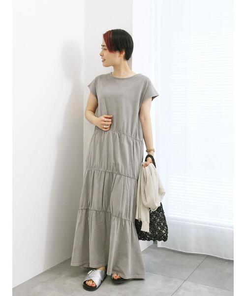 Samansa Mos2 blue（サマンサモスモスブルー）の「ピグメントティアードワンピース（ワンピース・レディース・グレー/チャコールグレー/パープル・F）」の5枚目の写真