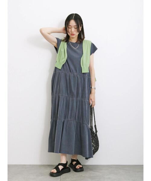 Samansa Mos2 blue（サマンサモスモスブルー）の「ピグメントティアードワンピース（ワンピース・レディース・グレー/チャコールグレー/パープル・F）」の13枚目の写真