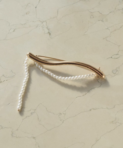 GOLDY(ゴールディ)の「メタル ライン ハング パール ブローチ(ブローチ/コサージュ・レディース・ゴールド/シルバー系その他/ゴールド系その他/シルバー・FREE)」の6枚目の写真