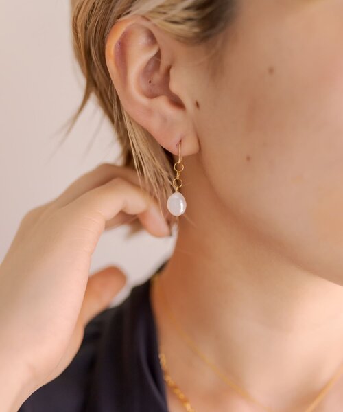 R.ALAGAN 淡水パール ピアス(両耳用) anq.」K10・淡水パール ダブルライン ピアス（ピアス（両耳用