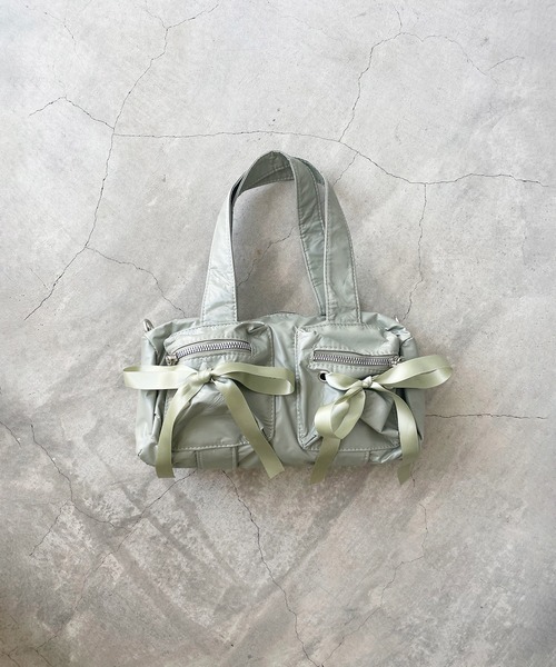 styiro（スタイロ）の「Wポケットリボンボストン/ショルダーバッグ（ショルダーバッグ・レディース・カーキ/シルバー/ブラック/ホワイト・FREE）」の3枚目の写真