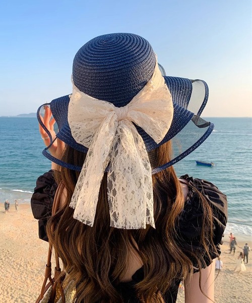 STYLEBLOCK(スタイルブロック)の「パール&レースリボン付きつば広ストローハット(ハット・レディース・ホワイト/ピンク/ベージュ/ネイビー/カーキ・FREE)」の1枚目の写真