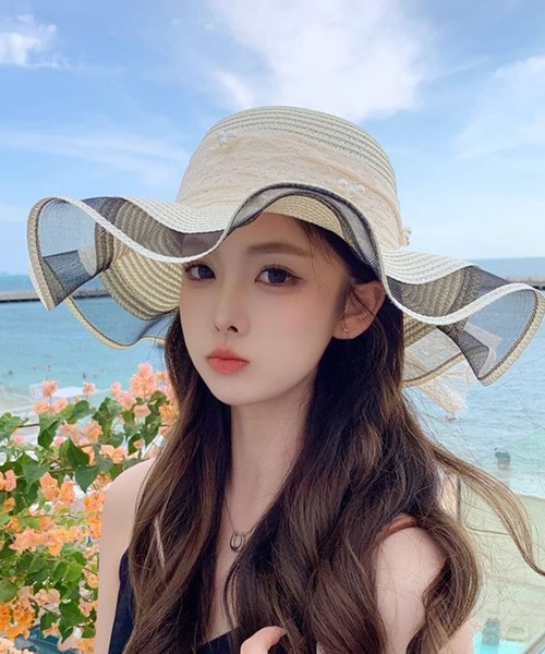 STYLEBLOCK(スタイルブロック)の「パール&レースリボン付きつば広ストローハット(ハット・レディース・ホワイト/ピンク/ベージュ/ネイビー/カーキ・FREE)」の2枚目の写真