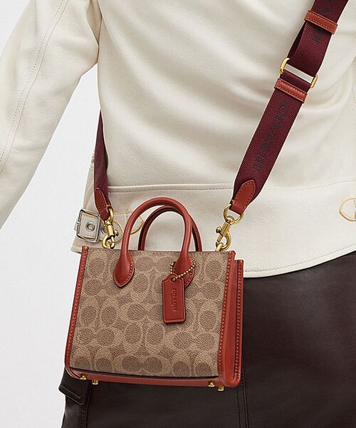 【セール】エース トート バッグ 17・シグネチャー キャンバス（ショルダーバッグ）｜COACH（コーチ）