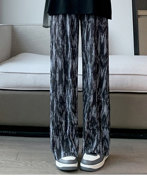 and it_(アンドイット)の「選べる2丈 カットできるプリーツパンツ(その他パンツ・レディース・ブラック/ホワイト・LL1/LL2/S1/S2/M1/M2/L1/L2)」の3枚目の写真