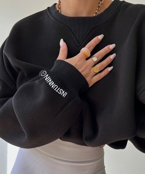 CREARE -LINO-（クレアーレリノ）の「【ユニセックス】 オーバーサイズ スウェット（スウェット・レディース・オフホワイト/グレー/ブルー/ブラック・FREE）」の6枚目の写真