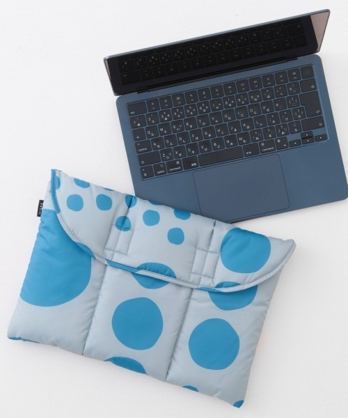 tr：the3 quilting clutch bag M：キルティングクラッチバッグ 超軽量