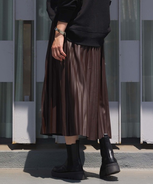Edit Sheen（エディットシーン）の「フェイクレザープリーツスカート（スカート・レディース・ブラウン/ブラック・M）」の11枚目の写真