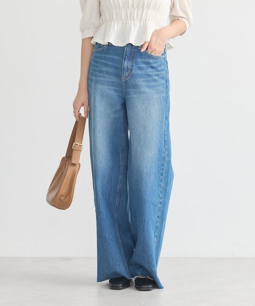 earth music&ecology(アースミュージックアンドエコロジー)の「セルフカットワイドデニムパンツ(デニムパンツ・レディース・ライトインディゴブルー/ブルー系その他・M/L/S)」の14枚目の写真