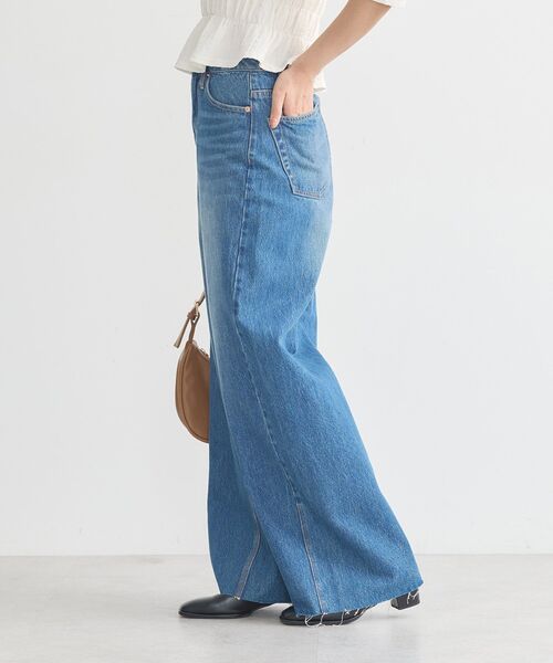 earth music&ecology(アースミュージックアンドエコロジー)の「セルフカットワイドデニムパンツ(デニムパンツ・レディース・ライトインディゴブルー/ブルー系その他・M/L/S)」の15枚目の写真