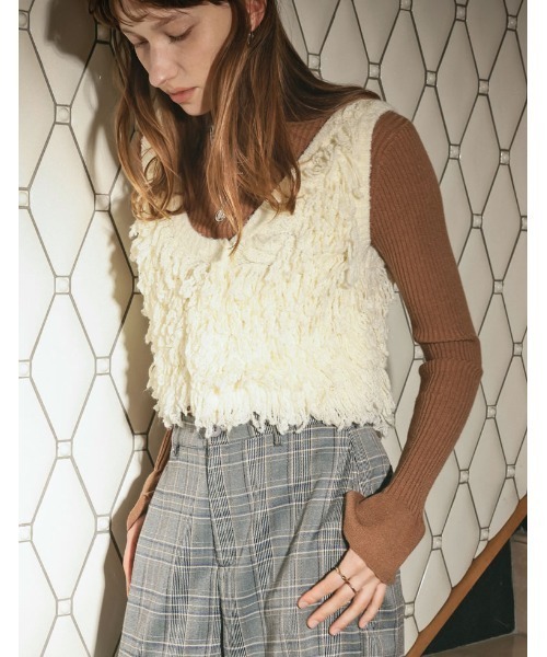 Re:EDIT（リエディ）の「ループフリンジニットベスト（ニット/セーター・レディース・ベージュ/ブラック/アイボリー・MEDIUM/LARGE）」の18枚目の写真