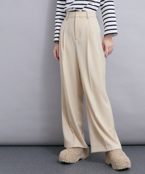 le cercle ADAM ET ROPE'(ルセルクルアダムエロペ)の「【セットアップ対応】タックスラックス(スラックス・レディース・ベージュ/ブラック・FREE)」の1枚目の写真