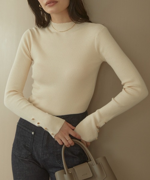 ACYM(アシーム)の「マシュマロボタンスリーブニット(ニット/セーター・レディース・ブラック/グレー/ブラウン/アイボリー・FREE)」の9枚目の写真