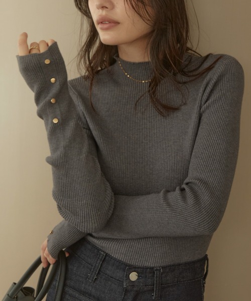 ACYM(アシーム)の「マシュマロボタンスリーブニット(ニット/セーター・レディース・ブラック/グレー/ブラウン/アイボリー・FREE)」の13枚目の写真