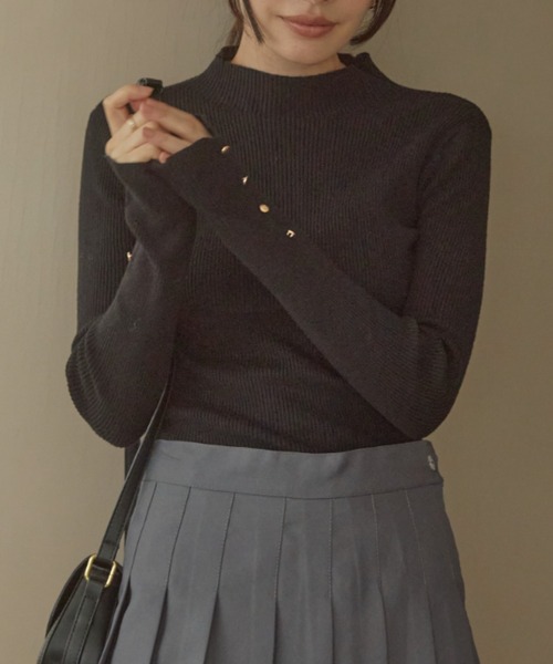 ACYM(アシーム)の「マシュマロボタンスリーブニット(ニット/セーター・レディース・ブラック/グレー/ブラウン/アイボリー・FREE)」の7枚目の写真