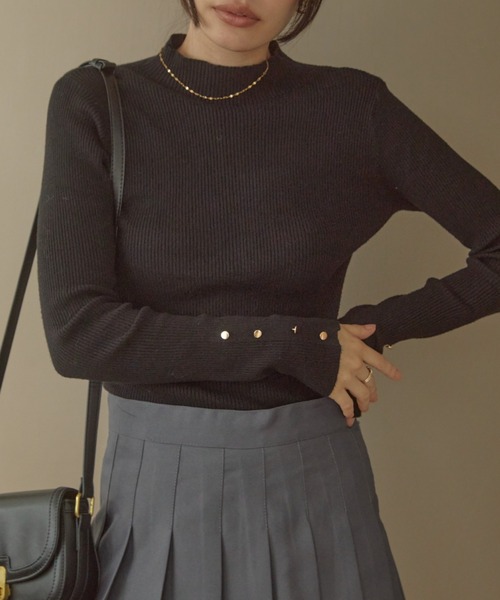 ACYM(アシーム)の「マシュマロボタンスリーブニット(ニット/セーター・レディース・ブラック/グレー/ブラウン/アイボリー・FREE)」の18枚目の写真