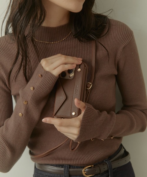 ACYM(アシーム)の「マシュマロボタンスリーブニット(ニット/セーター・レディース・ブラック/グレー/ブラウン/アイボリー・FREE)」の5枚目の写真