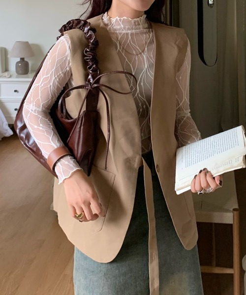 efill（エフィル）の「シャーリング リボン レザー ショルダー バッグ（ハンドバッグ・レディース・ブラウン・FREE）」の7枚目の写真